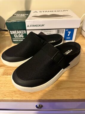 Staheekum Women's Black Slip-On Sneaker Clog